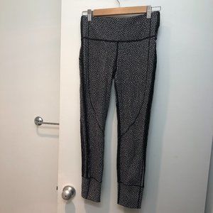 Lululemon patterned Leggings (Size 6)